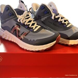 New Balance FRESH FOAM Garo Midcut Grey/White Trail Running Shoes